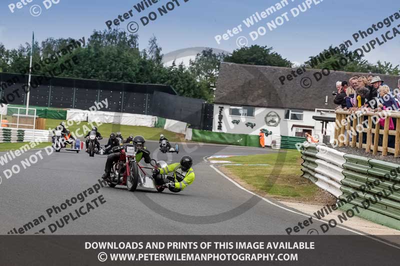 Vintage motorcycle club;eventdigitalimages;mallory park;mallory park trackday photographs;no limits trackdays;peter wileman photography;trackday digital images;trackday photos;vmcc festival 1000 bikes photographs